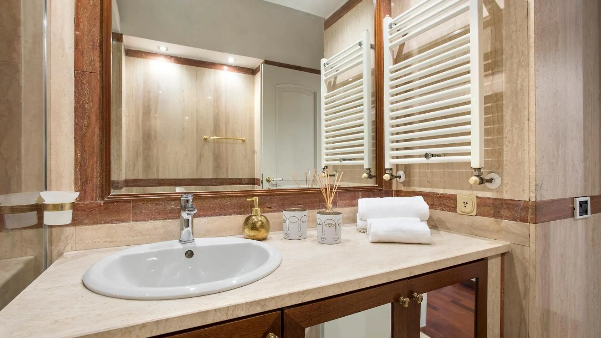 Boschetto Charming Apartment Rome